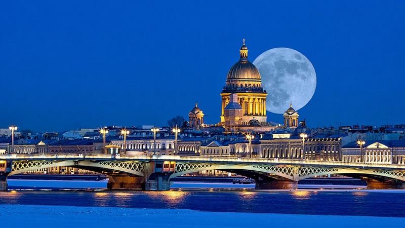 Северная столица ждет! Перелет из Москвы в Санкт-Петербург за 3 390р. туда-обратно