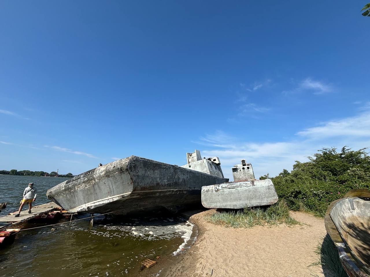 Кладбище затонувших кораблей на Балтийской косе в Калининградской области